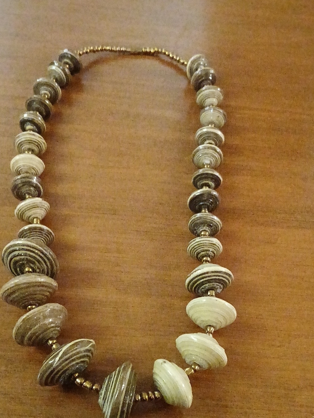 Natural Stone Color Disc Bead Necklace in Brown and Cream